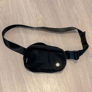 Everywhere Belt Bag Black and Gold